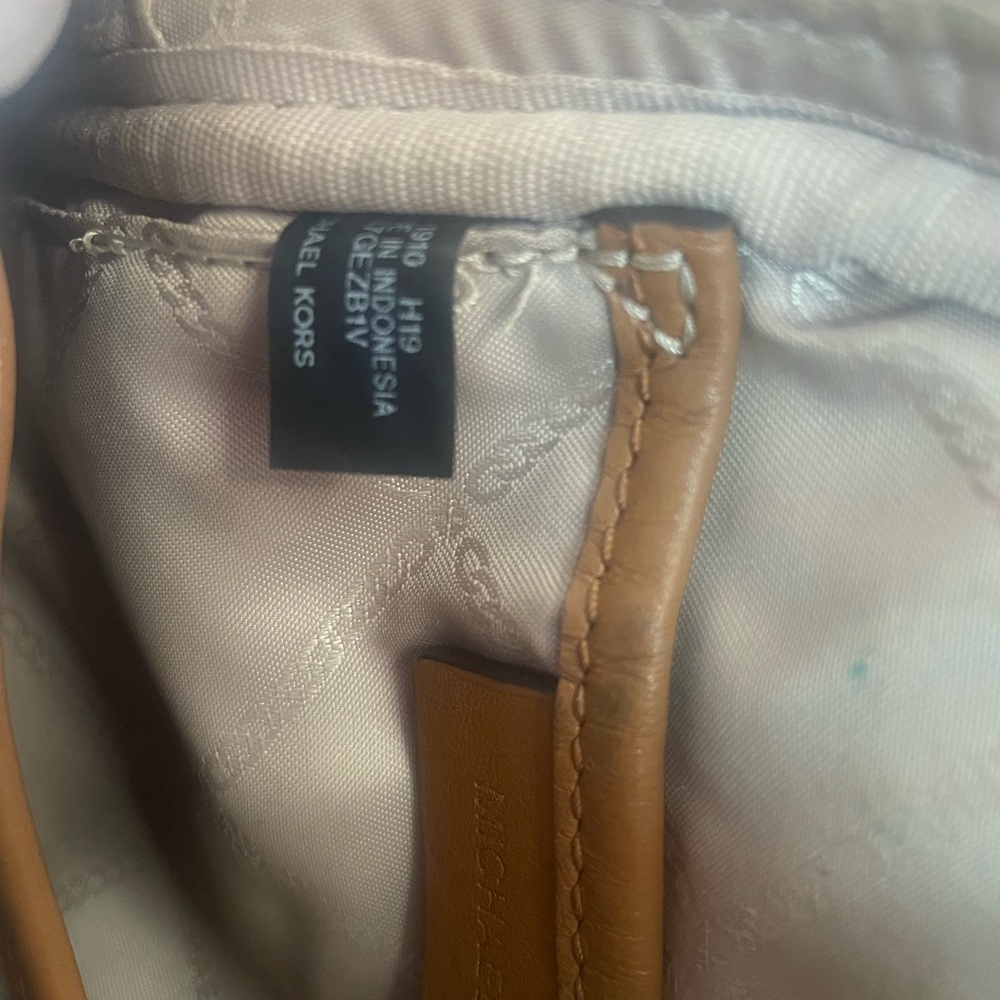 Authentic Michael Kors Backpack Purse!!! #025NC Michael Kors White and Tan - Picture 7 of 11